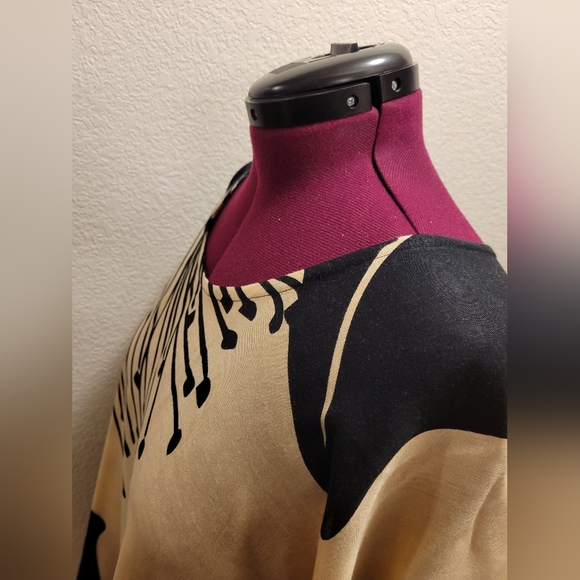 Aloha Blouse Sz. XL - Picture 8 of 13